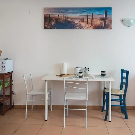 Historic Center Functional Studio With Terrace Parma